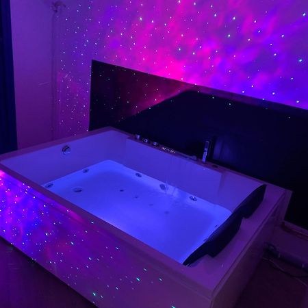 Paris La Defense - Santorin Apartment With Jacuzzi クルブヴォア エクステリア 写真